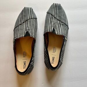 TOMS Women Black and‎ White Flats, Size